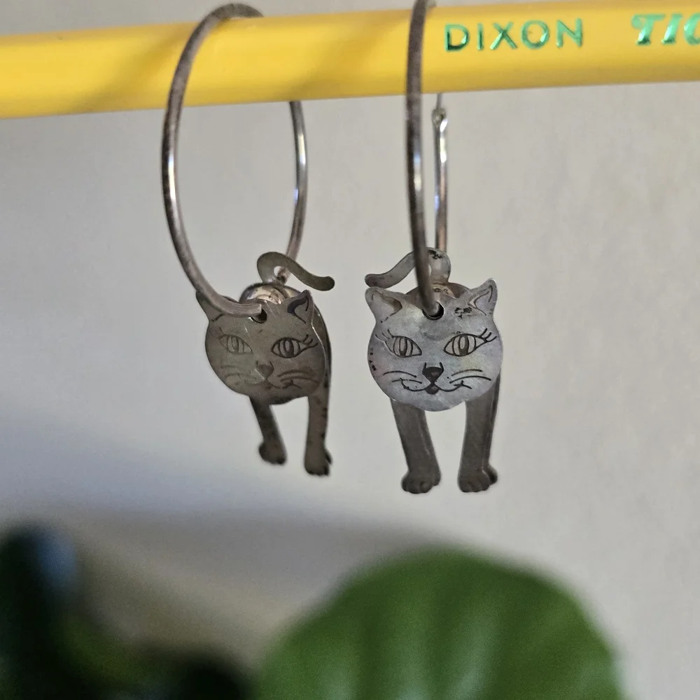 Esterling Silver Dangle Cat Earrings‎